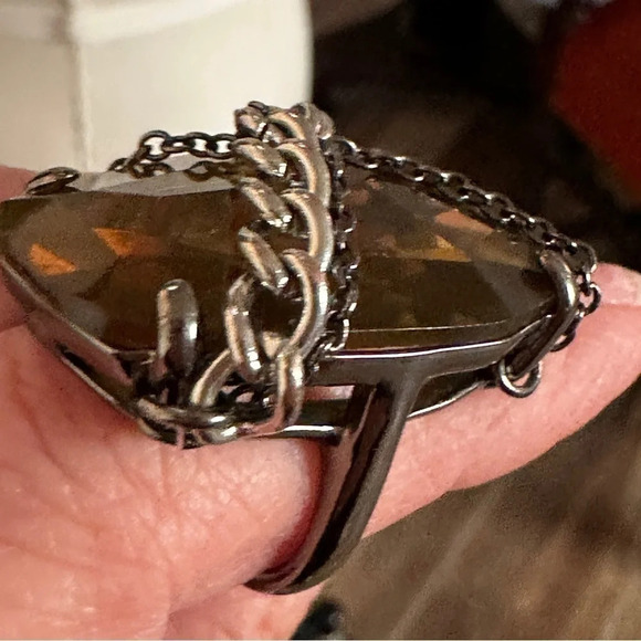 Edgy Faux Smokey Quartz Mixed Media Ring in Gunmetal - EUC - Size 7 - Picture 4 of 7